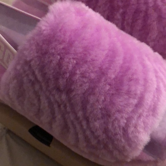 Ugg fluff yeah slides - Picture 3 of 7